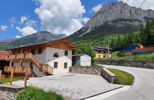 Sambuco Apartment | Family and Pet-Friendly Retreat at Appartamenti il Bersaio