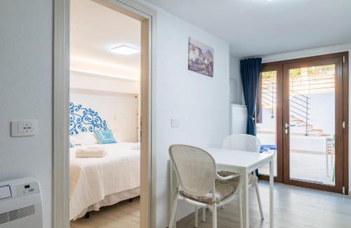 Torre di Bari House | Cozy Casa Janas: Pet-Friendly Ocean View Retreat
