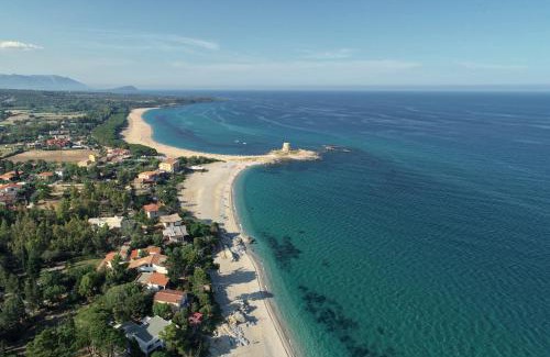 Torre di Bari House | Cozy Casa Janas: Pet-Friendly Ocean View Retreat