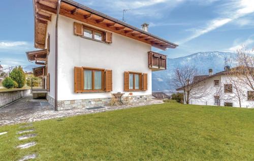 Bianzone Apartment | Villa Isabella: Family-Friendly Retreat with Hot Tub Access