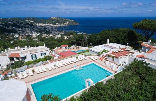 Casamicciola Terme Apartment | Oceanfront Appartamenti Ischia la Sentinella - Rated 9.3