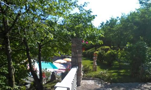 Voiandes Apartment | Relax at Appartamenti La Tartufaia: Pool & Pet-Friendly