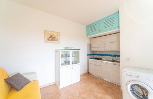 San Teodoro City Centre Condo | Explore Appartamenti Le Canne 2: Pet Friendly Near the Sea