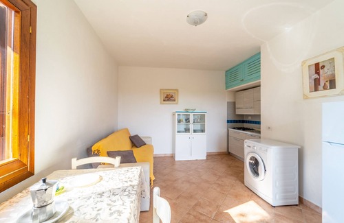 San Teodoro City Centre Condo | Explore Appartamenti Le Canne 2: Pet Friendly Near the Sea