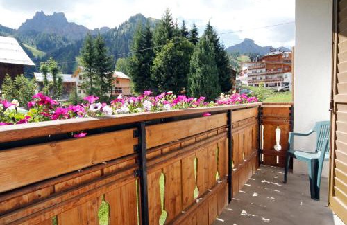 Arabba Apartment | Pet-Friendly Appartamenti Lezuo Iris with 9.3/10 Rating