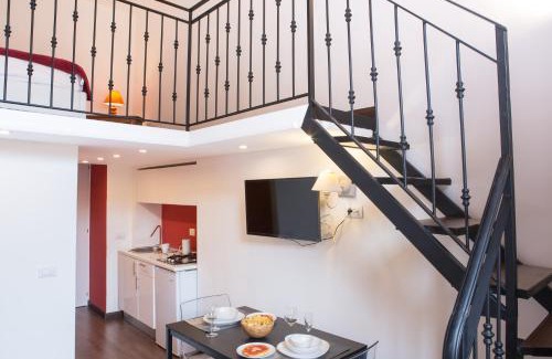 Chiaia Apartment | Comfortable Appartamenti Mergellina with Ocean Views