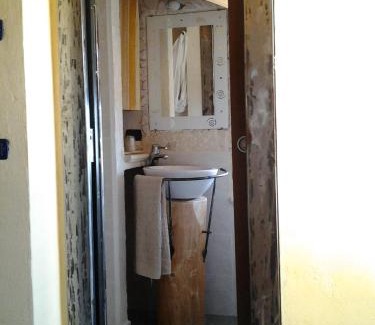 Burano Apartment | Top-Rated Appartamenti Montemezzo: Family-Friendly Retreat