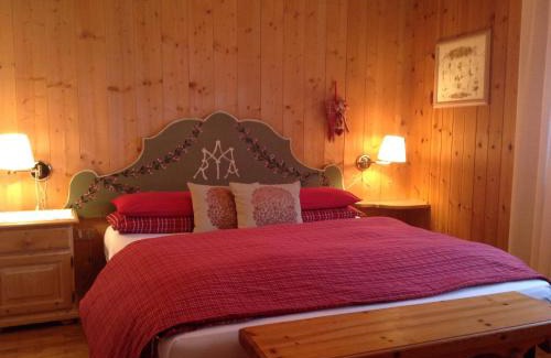 Castello-Molina di Fiemme Apartment | Pet-Friendly Appartamenti Pichler with 9.7/10 Guest Rating
