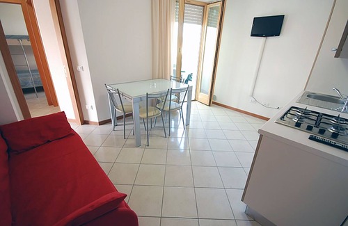 Tortoreto Lido Apartment | Comfortable Appartamenti Residence Seaside with Spa & Kitchen