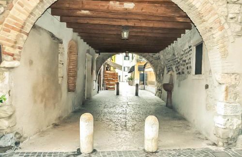 Lazise Old Town Apartment | Family-Friendly Appartamenti San Francesco with Breakfast