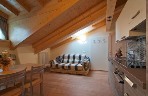 Almazzago Apartment | Guest Rated: Appartamenti Sissi - Family & Pet Friendly Getaway