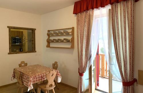 Almazzago Apartment | Guest Rated: Appartamenti Sissi - Family & Pet Friendly Getaway