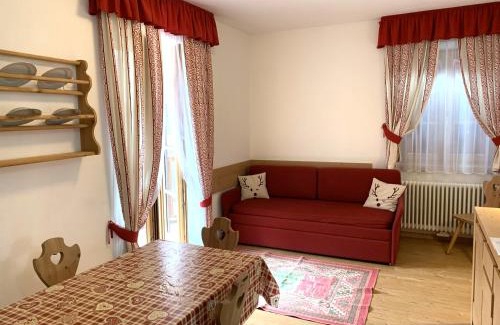 Almazzago Apartment | Guest Rated: Appartamenti Sissi - Family & Pet Friendly Getaway