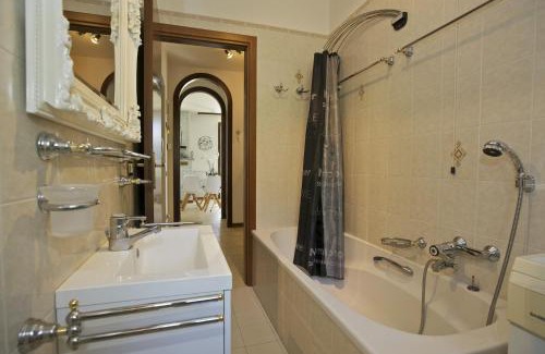 Pino Lago Maggiore Apartment | Inviting Appartamenti Vista da Sogno: Family & Pet Friendly