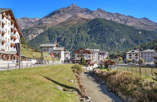 Santa Caterina Valfurva Apartment | Ideal Appartamenti Vittoria Bilo: Pets Welcome & Family-Friendly