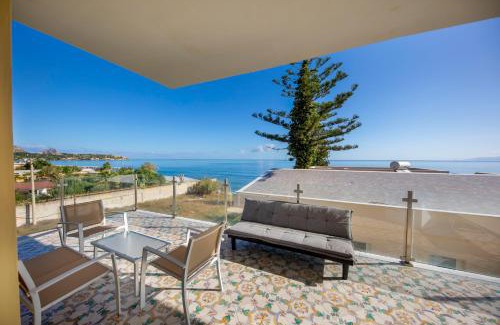 Casteldaccia Apartment | Spacious 16-Person Apartment in Villa Francesca, Sicily