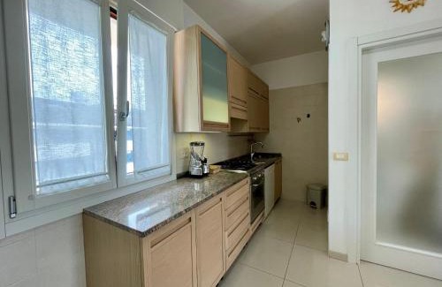 Lignano Sabbiadoro Apartment | Delightful Appartamento Al Faro with Terrace & Parking