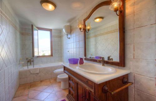 Gianola House | Seaside Apartment Steps from the Beach with Ocean Views