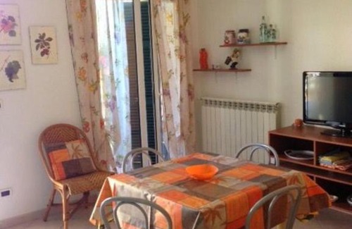 Imperia House | Cozy Garden Home Perfect for Families with Children