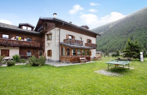 Livigno Apartment | Inviting Abete Chalet Cambra with Pool & Hot Tub Amenities