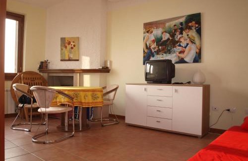 Sarangio Apartment | Cozy Appartamento Adlerhorst: Pet-Friendly Retreat with Hot Tub