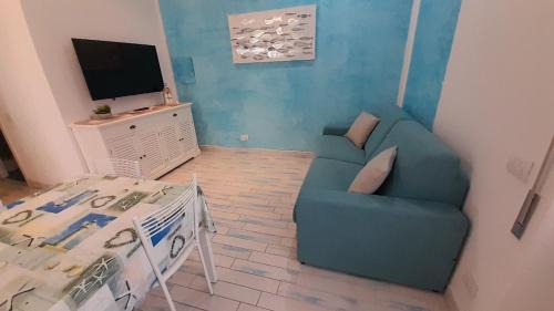 Cinquale Apartment | Pet-Friendly Appartamento ADRIANA with 9/10 Guest Rating