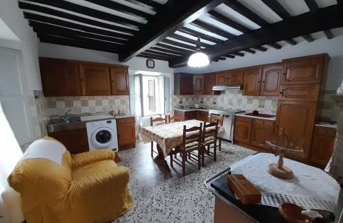 Barga Apartment | Cozy Appartamento ai Domenichetti: Pet & Child Friendly Stay