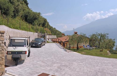 Limone sul Garda Apartment | Oceanfront Appartamento Ai Ruck with Breakfast & Kids Welcome