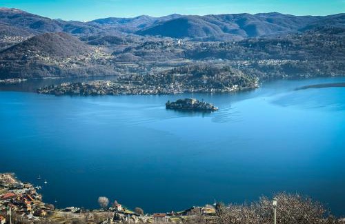 Boleto Apartment | Relaxing Appartamento Alberti with Lake View & Family-Friendly
