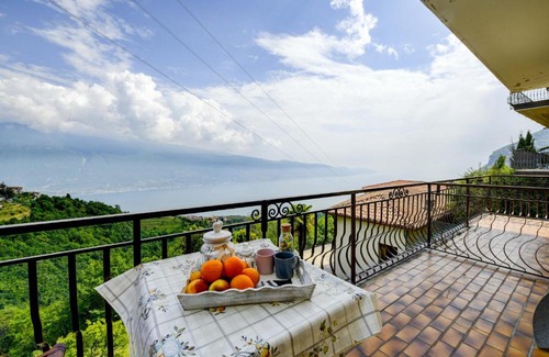 Aer Apartment | Family-Friendly Appartamento Alba near Beautiful Garda Lake