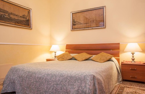 San Marco Apartment | Discover Appartamento Alla Fenice: 4-Star Family Haven