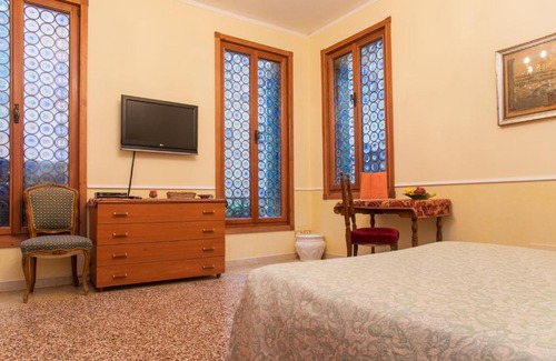 San Marco Apartment | Discover Appartamento Alla Fenice: 4-Star Family Haven