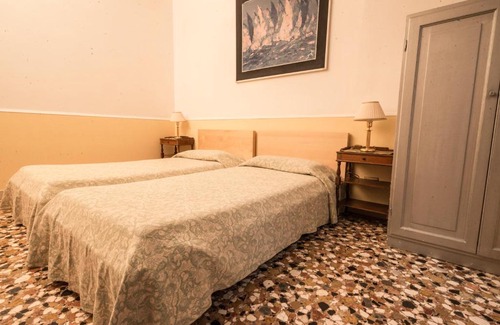 San Marco Apartment | Discover Appartamento Alla Fenice: 4-Star Family Haven