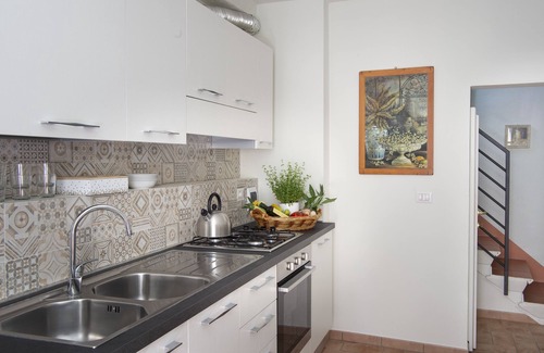 Quartiere di Porta Crucifera Apartment | Gorgeous Appartamento Arezzo with Ocean View & Breakfast