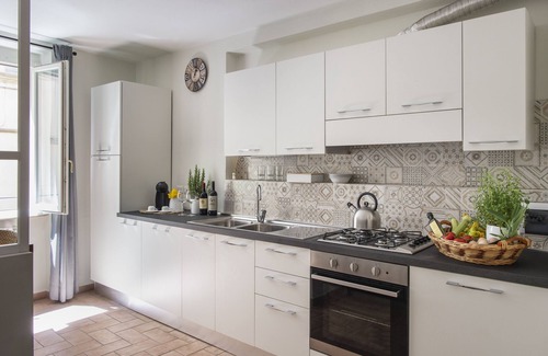 Quartiere di Porta Crucifera Apartment | Gorgeous Appartamento Arezzo with Ocean View & Breakfast