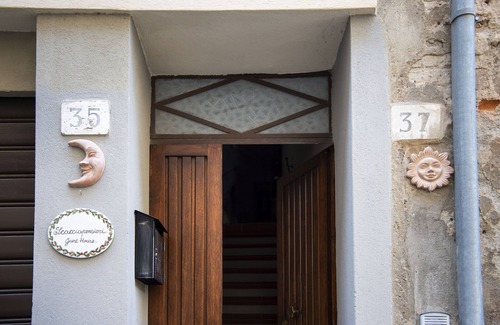 Quartiere di Porta Crucifera Apartment | Gorgeous Appartamento Arezzo with Ocean View & Breakfast
