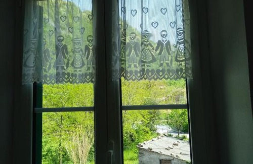 Prati Apartment | Discover "La Nocciola": Family-Friendly Apartment Getaway