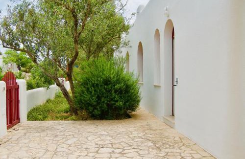 Marina San Gregorio Apartment | Child-Friendly Retreat at Appartamento BelMar, Rated 9/10