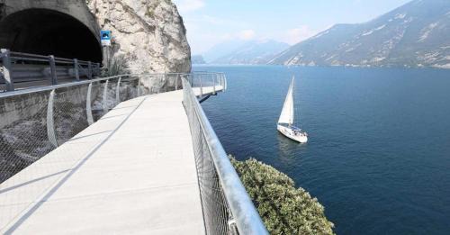 Limone sul Garda Bed & Breakfast | Welcoming Appartamento BeB Preone - Ideal for Families