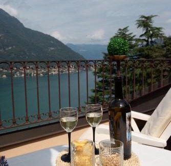 Riva Apartment | Elegant Bella Vista Apartment with Lake Como Views