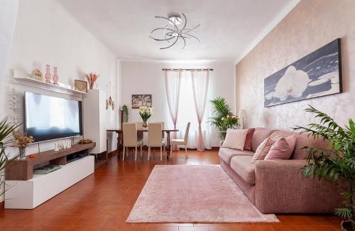 Ripamonti Corvetto Apartment | Discover Appartamento Benaco near Fondazione Prada - 9.8/10