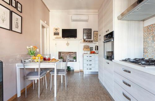 Ripamonti Corvetto Apartment | Discover Appartamento Benaco near Fondazione Prada - 9.8/10