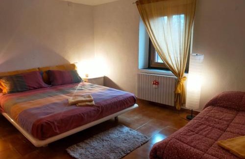 Biumo Superiore Apartment | Cozy Apartment: Il Nido sui Tetti di Varese Awaits You