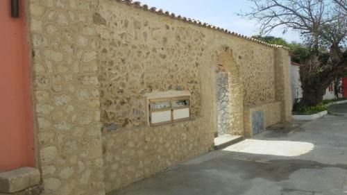 Caminia Apartment | Pet-Friendly Appartamento Caminia with Family Amenities