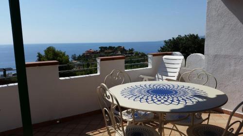 Caminia Apartment | Pet-Friendly Appartamento Caminia with Family Amenities