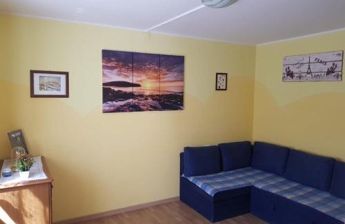 Le Marmore Apartment | Pet-Friendly Appartamento Cascate delle Marmore with Hot Tub