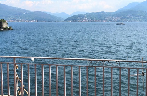 Cannobio Apartment | Oceanfront Appartamento Castelli with Pool & Breakfast
