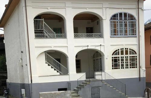Nus Apartment | Convenient Appartamento Centro Nus: Pet & Child Friendly Stay