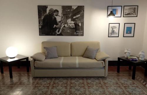 Corso dei Mille - Sant'Erasmo House | Cozy Nina's House in Historic City Center - Family & Pets Welcome