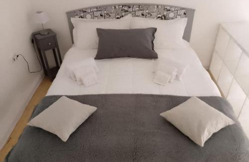 Corso dei Mille - Sant'Erasmo House | Cozy Nina's House in Historic City Center - Family & Pets Welcome